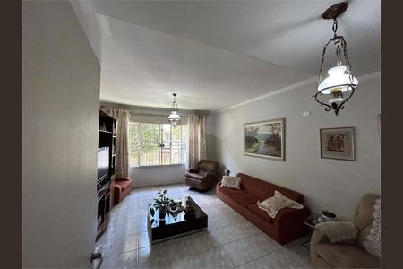 Casa à venda com 4 quartos, 303m² em Cidade Mãe do Céu, São Paulo