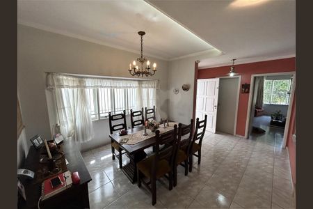 Casa à venda com 4 quartos, 303m² em Cidade Mãe do Céu, São Paulo