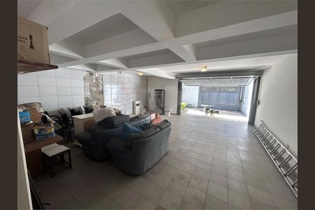 Casa à venda com 4 quartos, 303m² em Cidade Mãe do Céu, São Paulo