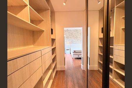 Casa de condomínio para alugar com 362m², 4 quartos e 3 vagasSuíte Master - Closet