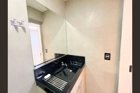 Casa de condomínio para alugar com 362m², 4 quartos e 3 vagasBanheiro da Suíte 4