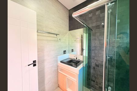 Casa de condomínio para alugar com 362m², 4 quartos e 3 vagasBanheiro da Suíte 2