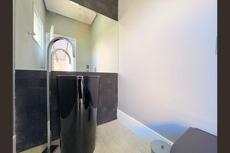 Casa de condomínio para alugar com 362m², 4 quartos e 3 vagasLavabo externo