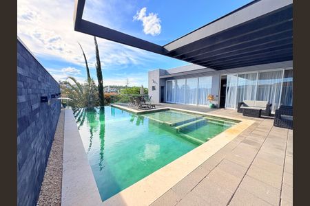 Casa de condomínio para alugar com 362m², 4 quartos e 3 vagasÁrea de Piscina