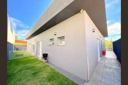 Casa de condomínio para alugar com 362m², 4 quartos e 3 vagasQuintal