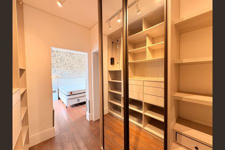 Casa de condomínio para alugar com 362m², 4 quartos e 3 vagasSuíte Master - Closet