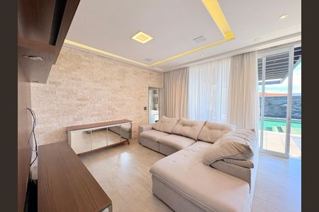 Casa de condomínio para alugar com 362m², 4 quartos e 3 vagasSala