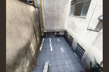 Apartamento à venda com 70m², 2 quartos e sem vagaÁrea externa