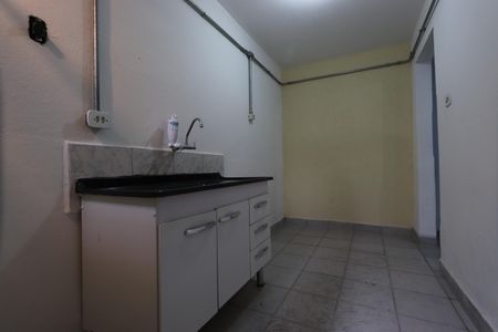 Cozinha de casa para alugar com 1 quarto, 25m² em Jardim Paraguacu, São Paulo