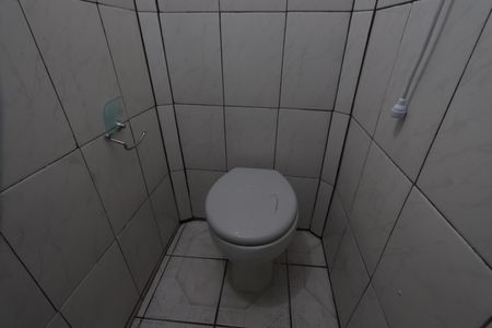 Banheiro de casa para alugar com 1 quarto, 25m² em Jardim Paraguacu, São Paulo