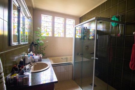 Casa para alugar com 360m², 3 quartos e 4 vagasBanheiro da Suíte 1