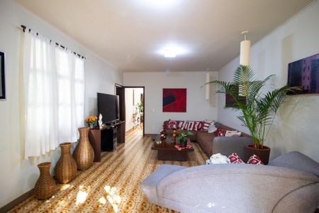 Casa para alugar com 360m², 3 quartos e 4 vagasSala 