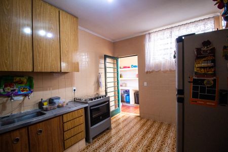 Casa para alugar com 360m², 3 quartos e 4 vagasCozinha 