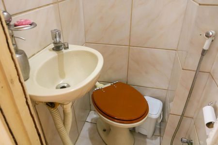 Casa à venda com 200m², 2 quartos e 1 vagaBanheiro de Serviço