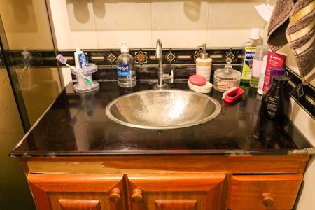 Casa à venda com 200m², 2 quartos e 1 vagaBanheiro