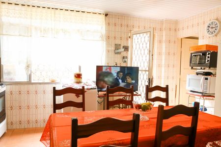 Casa à venda com 200m², 2 quartos e 1 vagaBanheiro