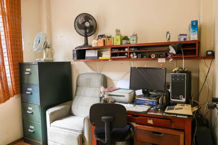 Casa à venda com 200m², 2 quartos e 1 vagaEscritório