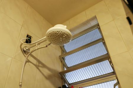 Casa à venda com 200m², 2 quartos e 1 vagaBanheiro