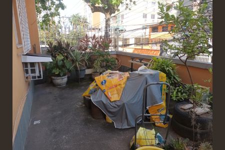 Casa à venda com 200m², 2 quartos e 1 vagaFrente