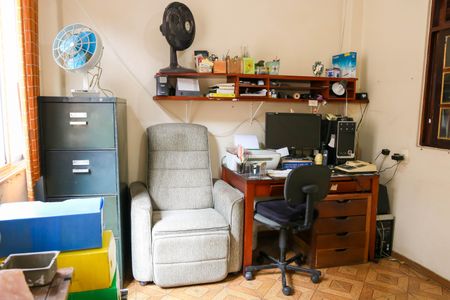 Casa à venda com 200m², 2 quartos e 1 vagaEscritório