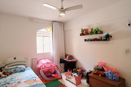 Apartamento à venda com 130m², 3 quartos e 2 vagasQuarto