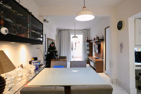 Apartamento à venda com 130m², 3 quartos e 2 vagasSala