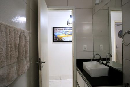 Apartamento à venda com 130m², 3 quartos e 2 vagasBanheiro