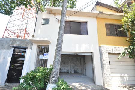 Casa à venda com 125m², 2 quartos e 1 vagaFachada
