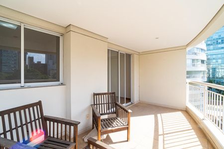 Apartamento para alugar com 77m², 2 quartos e 1 vagaVaranda