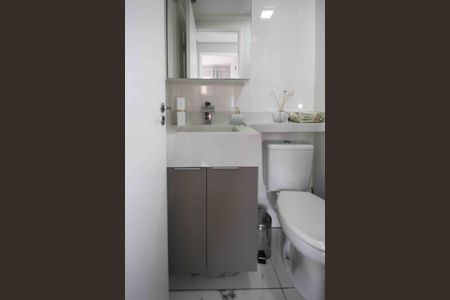 Apartamento à venda com 37m², 2 quartos e 1 vaga Apartamento à venda com 37m², 2 quartos e 1 vagaBanheiro