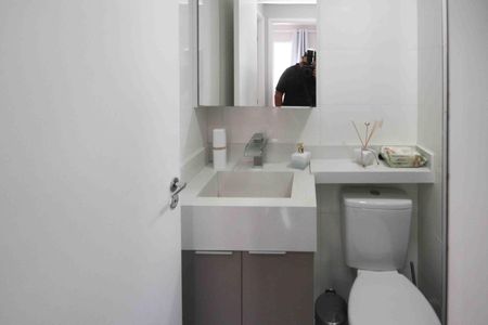 Apartamento à venda com 37m², 2 quartos e 1 vaga Apartamento à venda com 37m², 2 quartos e 1 vagaBanheiro