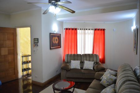 Casa à venda com 116m², 2 quartos e 3 vagasSala