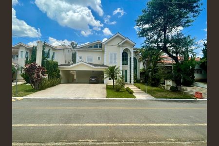 Casa de condomínio à venda com 432m², 4 quartos e 6 vagasFoto 01