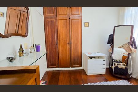 Apartamento à venda com 126m², 4 quartos e 2 vagasQuarto 04