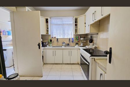 Apartamento à venda com 126m², 4 quartos e 2 vagasCozinha