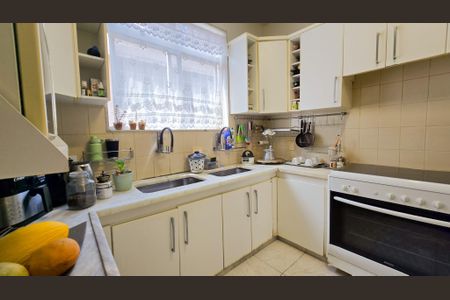 Apartamento à venda com 126m², 4 quartos e 2 vagasCozinha