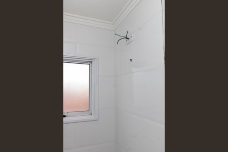 Banheiro de apartamento para alugar com 1 quarto, 33m² em Vila Mazzei, São Paulo