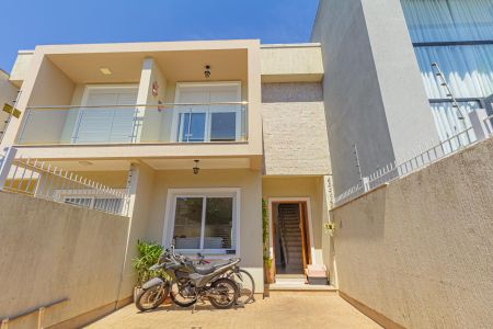 Casa à venda com 125m², 3 quartos e 2 vagasFachada