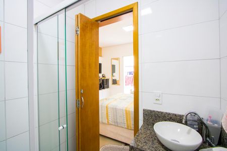 Apartamento à venda com 59m², 2 quartos e 1 vagaBanheiro do quarto 1