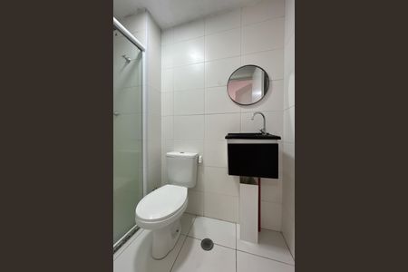 Banheiro de apartamento para alugar com 1 quarto, 29m² em Vila Palmeiras, São Paulo