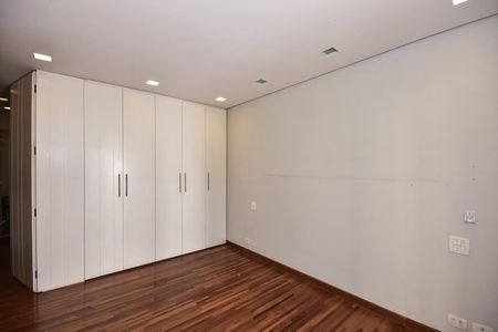Apartamento à venda com 148m², 2 quartos e 3 vagasSuíte 2
