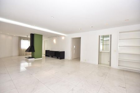Apartamento à venda com 148m², 2 quartos e 3 vagasSala