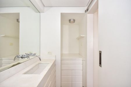 Apartamento à venda com 148m², 2 quartos e 3 vagasBanheiro Suíte 1