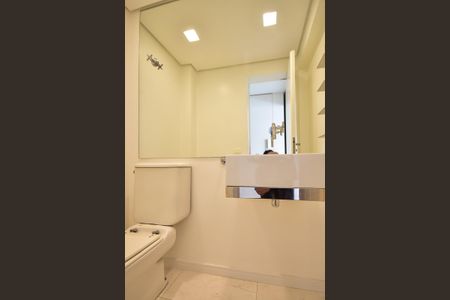 Lavabo de apartamento para alugar com 2 quartos, 148m² em Real Parque, São Paulo