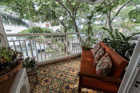 Sacada de apartamento à venda com 2 quartos, 76m² em Bela Vista, São Paulo