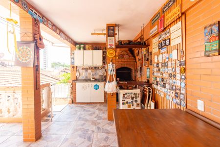 Casa à venda com 220m², 3 quartos e 3 vagas Casa à venda com 220m², 3 quartos e 3 vagasÁrea Gourmet