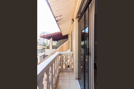 Casa à venda com 220m², 3 quartos e 3 vagas Casa à venda com 220m², 3 quartos e 3 vagasSacada