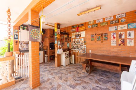 Casa à venda com 220m², 3 quartos e 3 vagas Casa à venda com 220m², 3 quartos e 3 vagasÁrea Gourmet