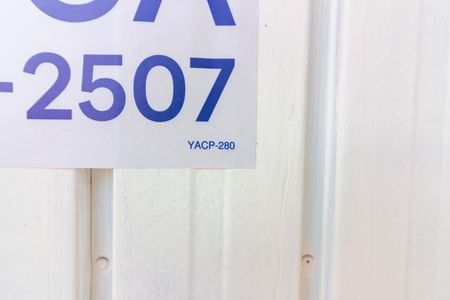 Casa à venda com 220m², 3 quartos e 3 vagas Casa à venda com 220m², 3 quartos e 3 vagasCode