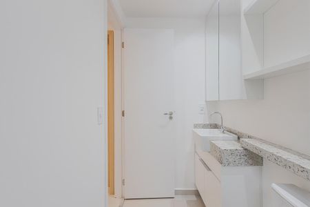 Apartamento para alugar com 38m², 1 quarto e sem vagaBanheiro da Suíte